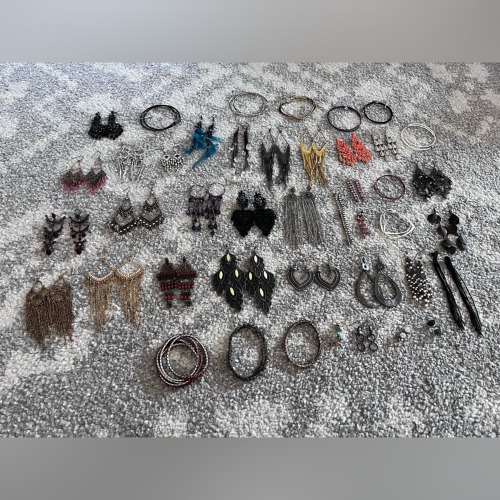 46 Lot Bundle 40 Earrings 6 Bracelets Free People Urban Outfitters express vtg.